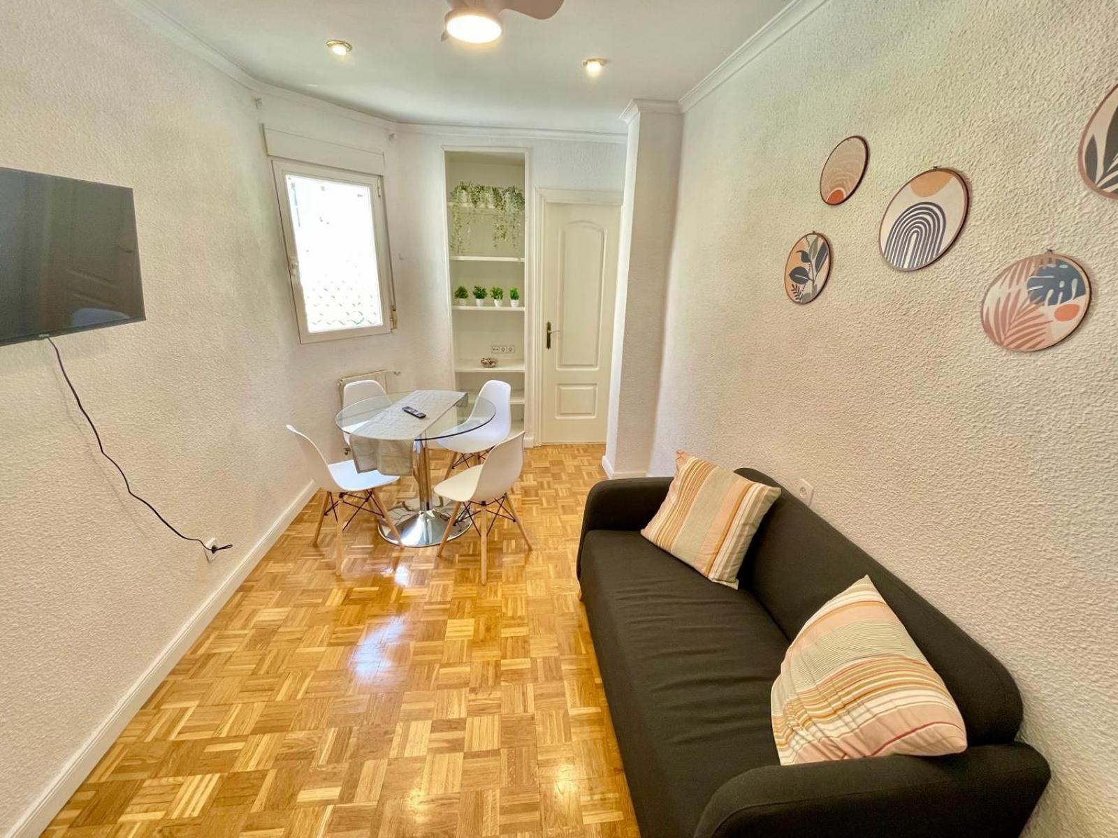 Acogedor Apartamento En Tetuan Madrid Bagian luar foto