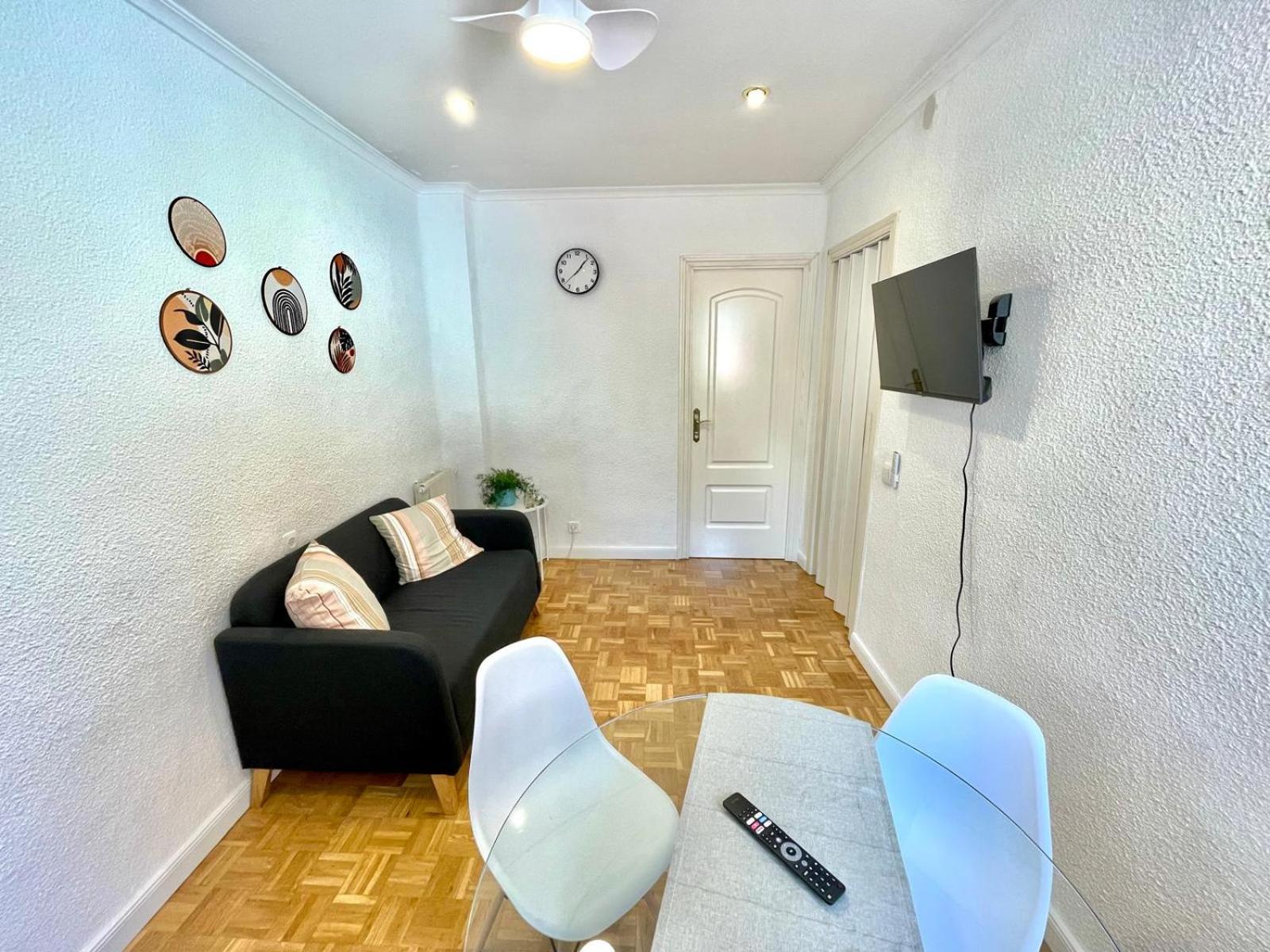Acogedor Apartamento En Tetuan Madrid Bagian luar foto